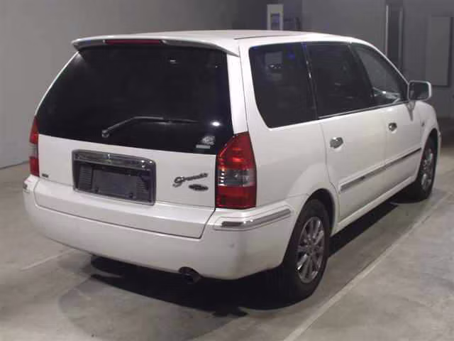 MITSUBISHI CHARIOT GRANDIS