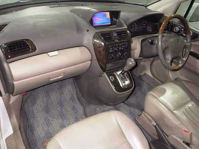 MITSUBISHI CHARIOT GRANDIS