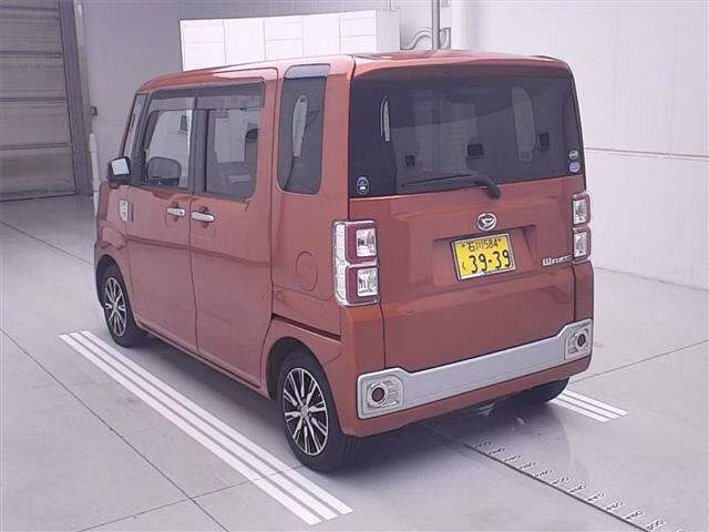 DAIHATSU WAKE