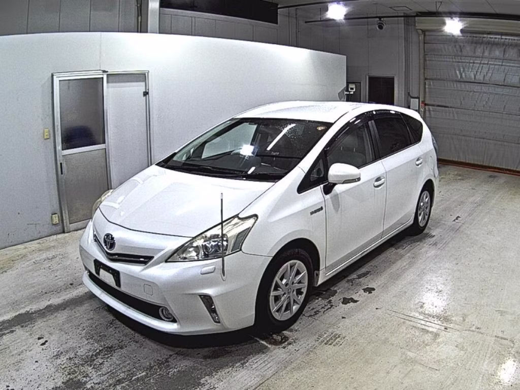TOYOTA PRIUS ALPHA
