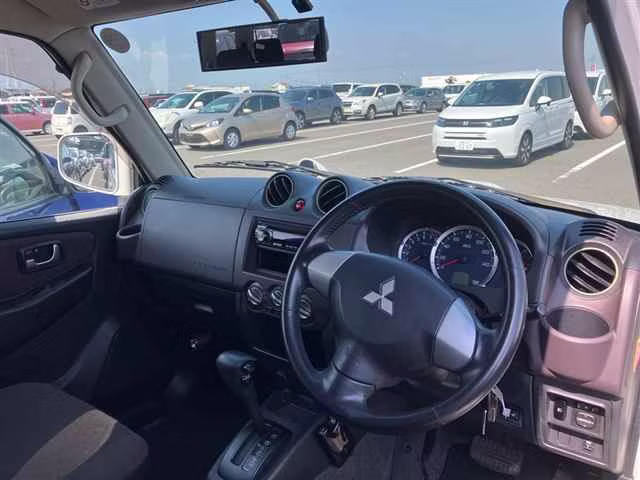 MITSUBISHI PAJERO MINI