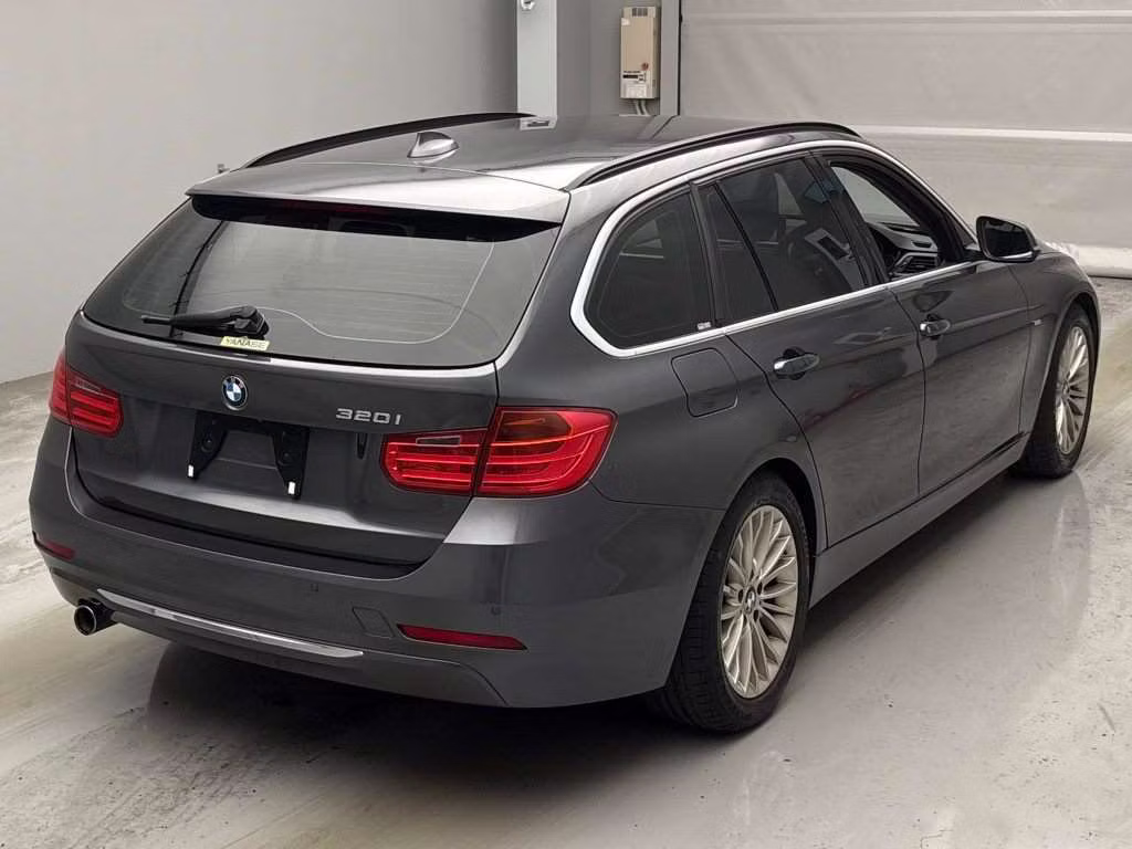 BMW 3-SERIES