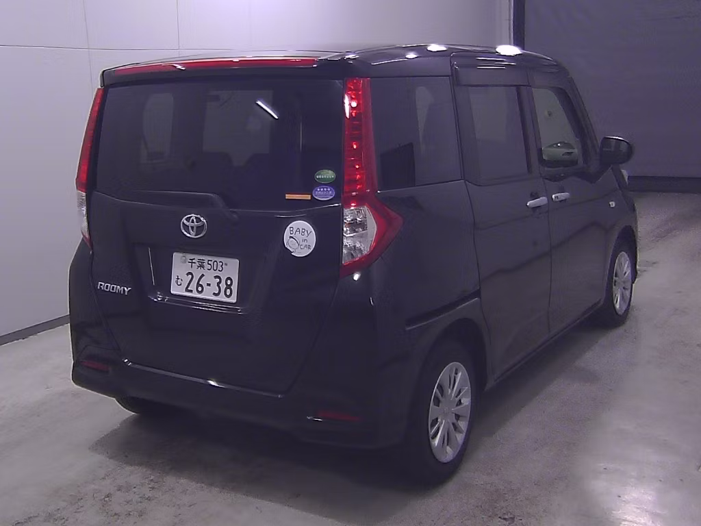 TOYOTA ROOMY
