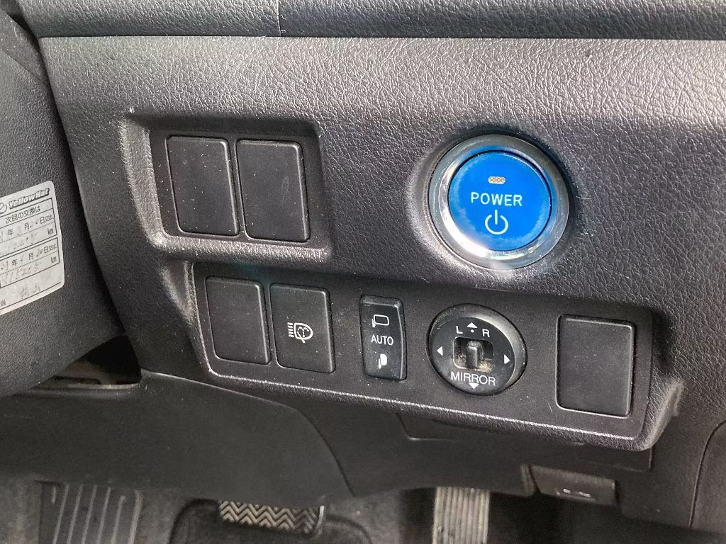 TOYOTA SAI