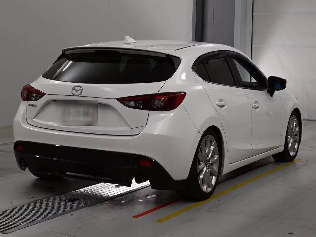 MAZDA AXELA