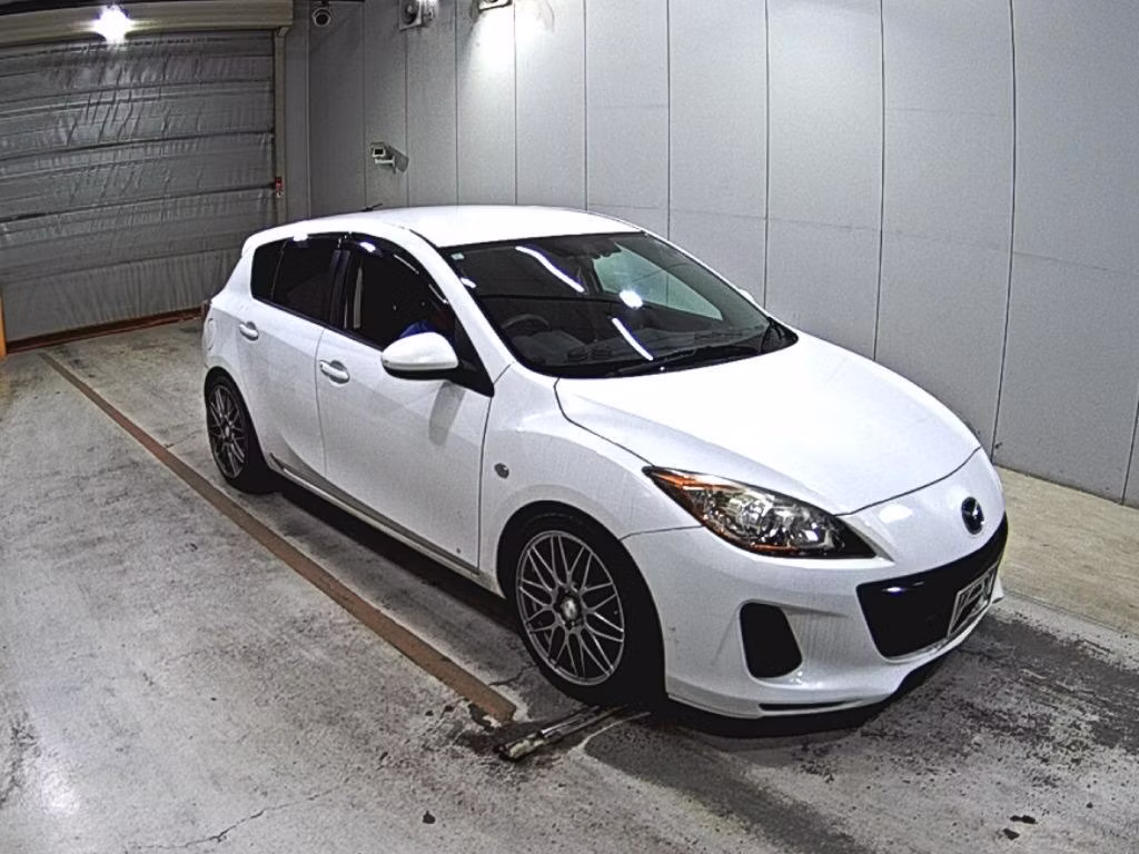 MAZDA AXELA
