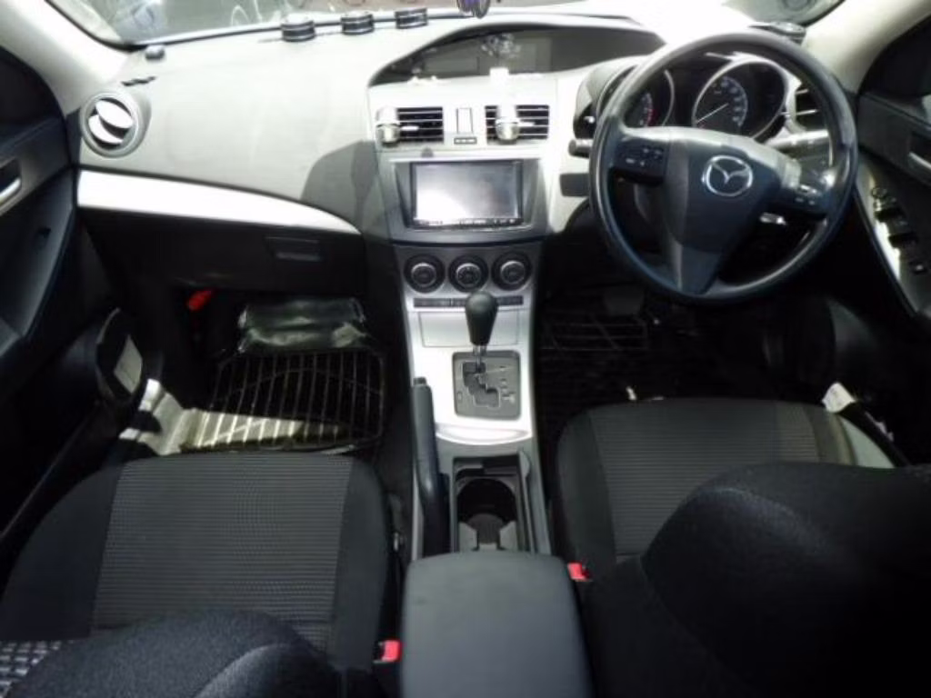 MAZDA AXELA