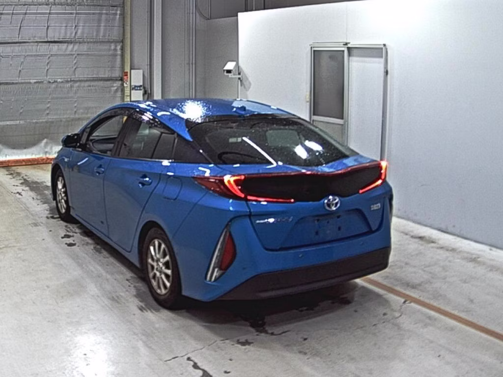 TOYOTA PRIUS PHV