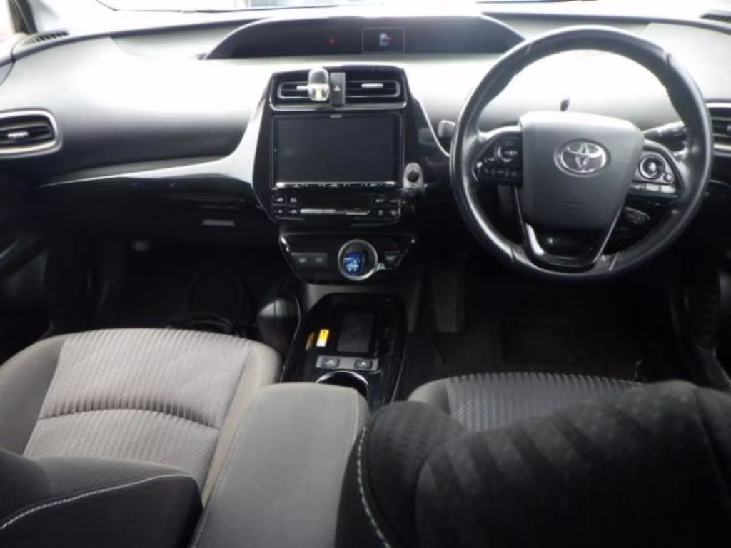 TOYOTA PRIUS PHV
