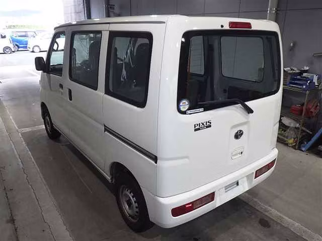 TOYOTA PIXIS VAN