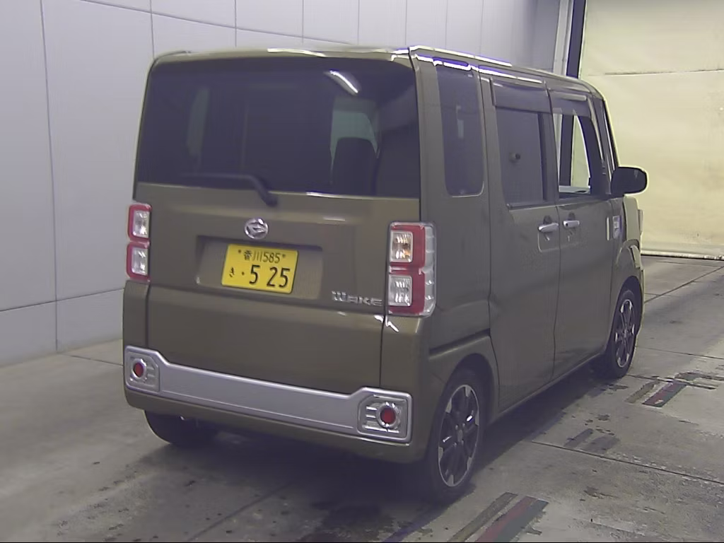 DAIHATSU WAKE