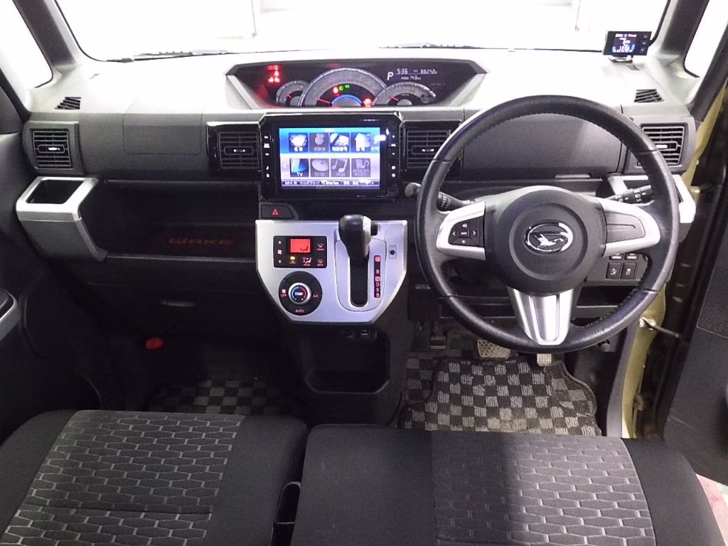 DAIHATSU WAKE
