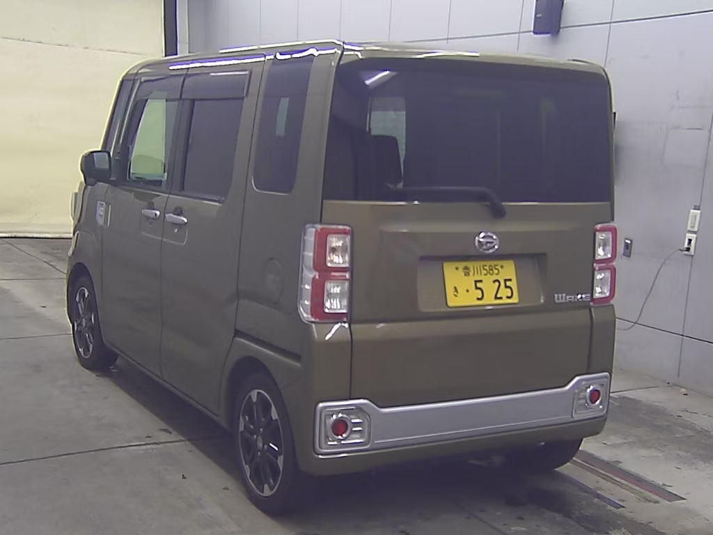 DAIHATSU WAKE