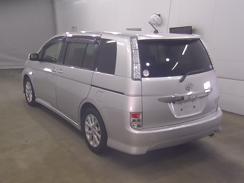 TOYOTA ISIS