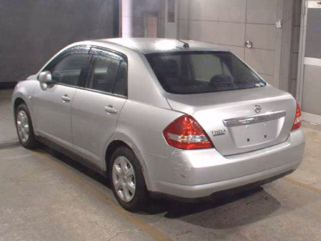 NISSAN TIIDA LATIO