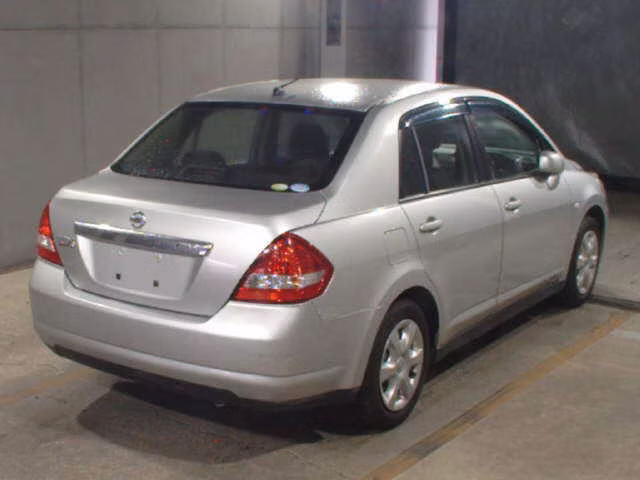 NISSAN TIIDA LATIO