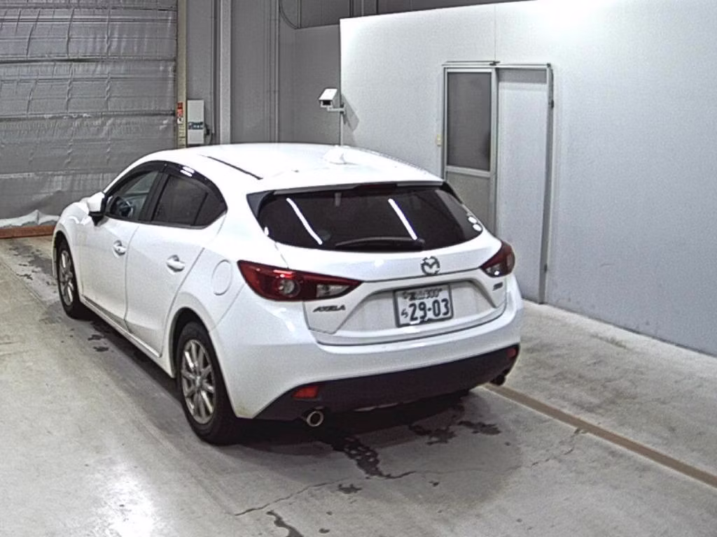 MAZDA AXELA