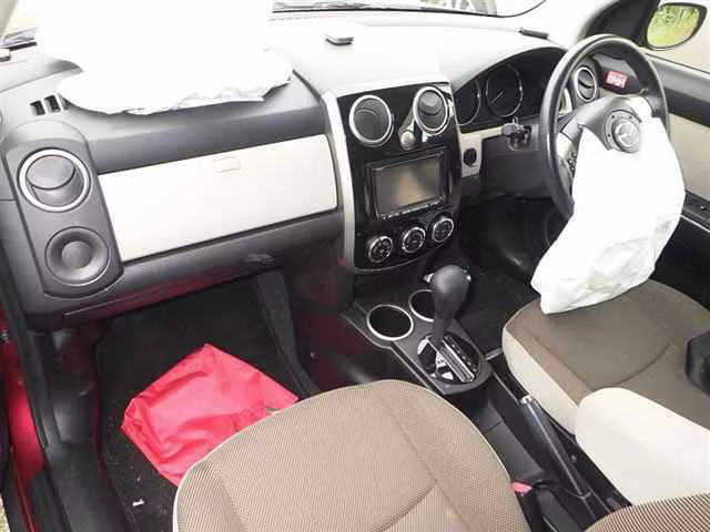 MAZDA VERISA