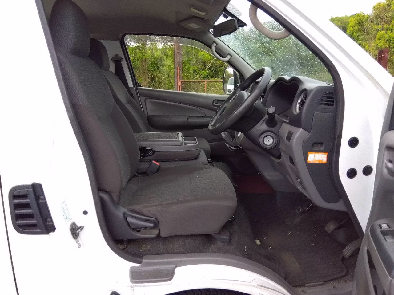 NISSAN NV350 CARAVAN