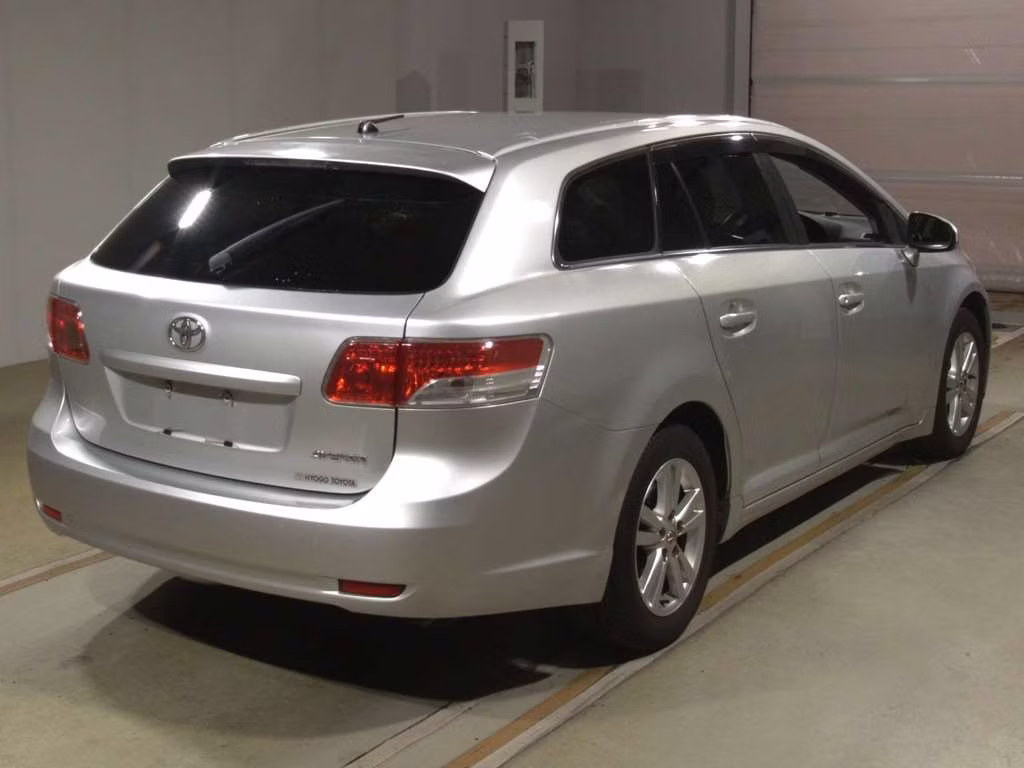 TOYOTA AVENSIS
