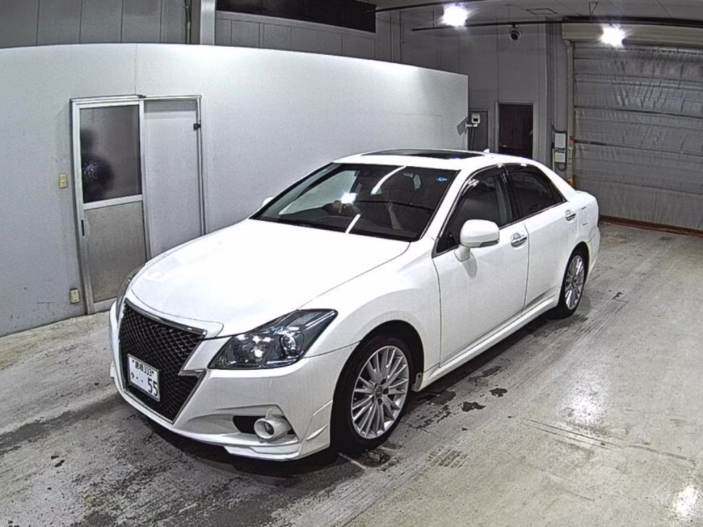 TOYOTA CROWN