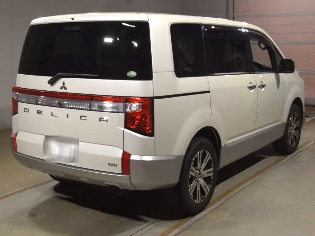 MITSUBISHI DELICA D:5