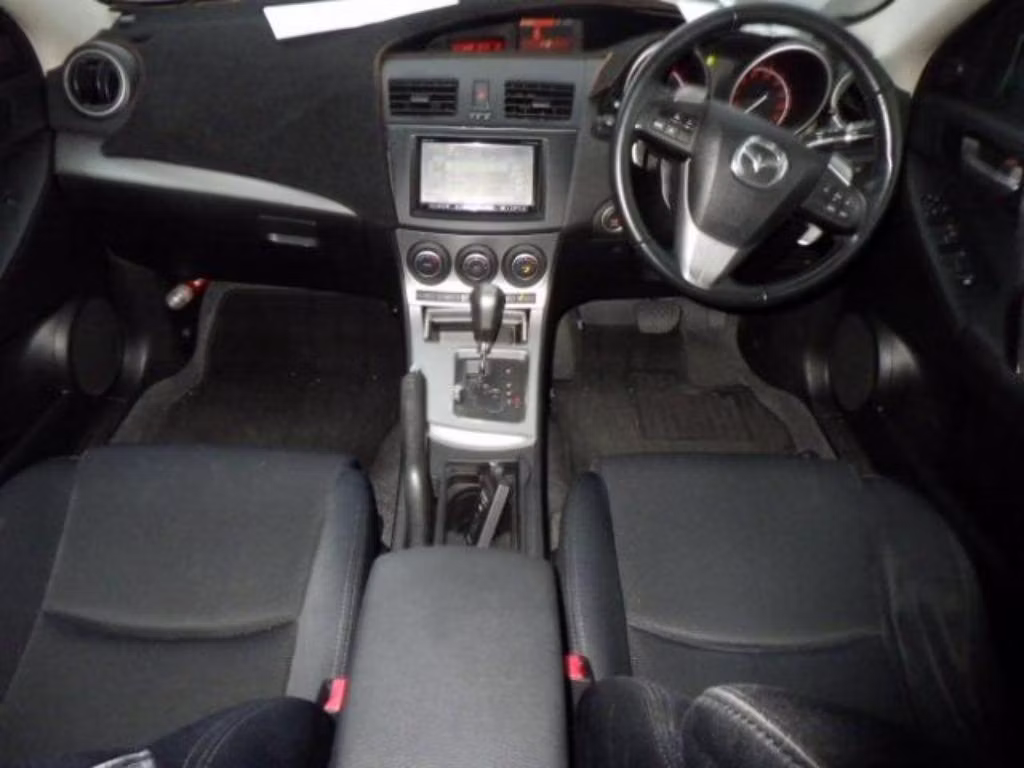 MAZDA AXELA