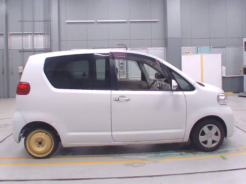 TOYOTA PORTE