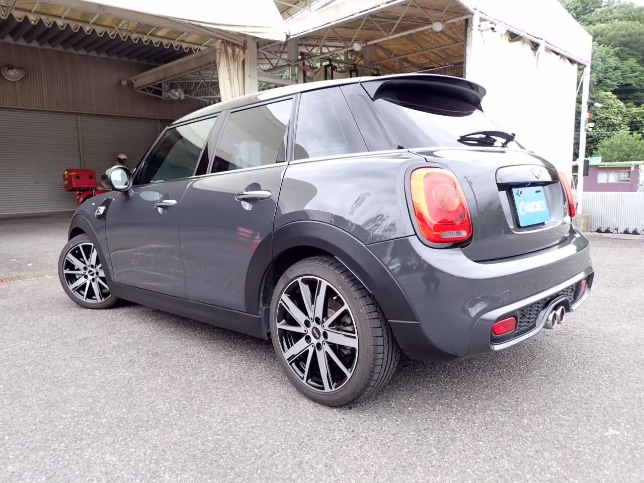 MINI HATCH