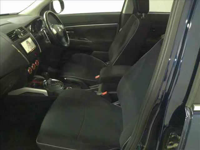 MITSUBISHI RVR