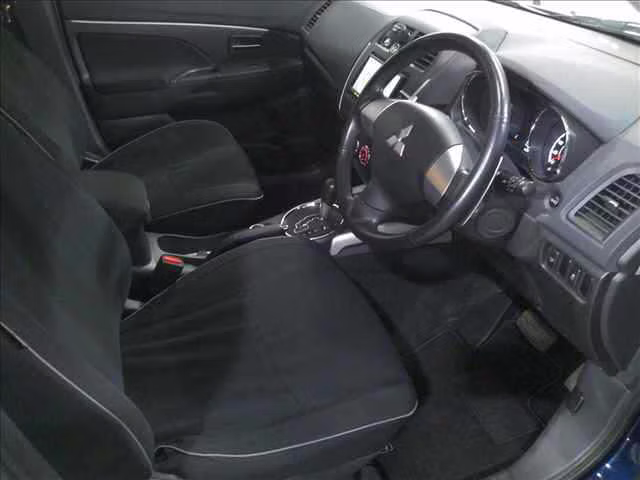 MITSUBISHI RVR