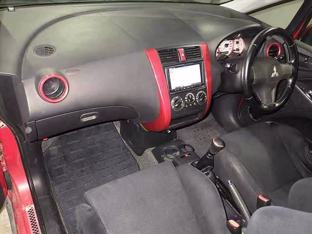 MITSUBISHI COLT