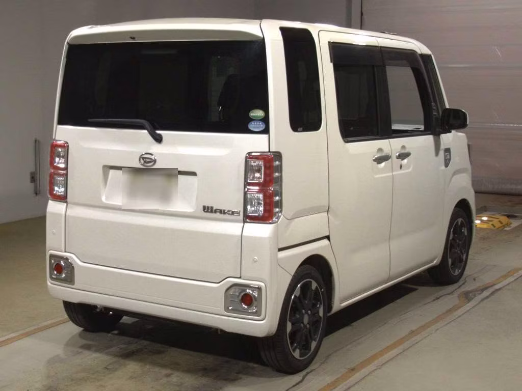 DAIHATSU WAKE