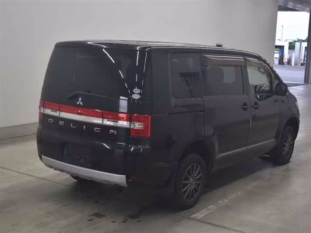 MITSUBISHI DELICA D:5