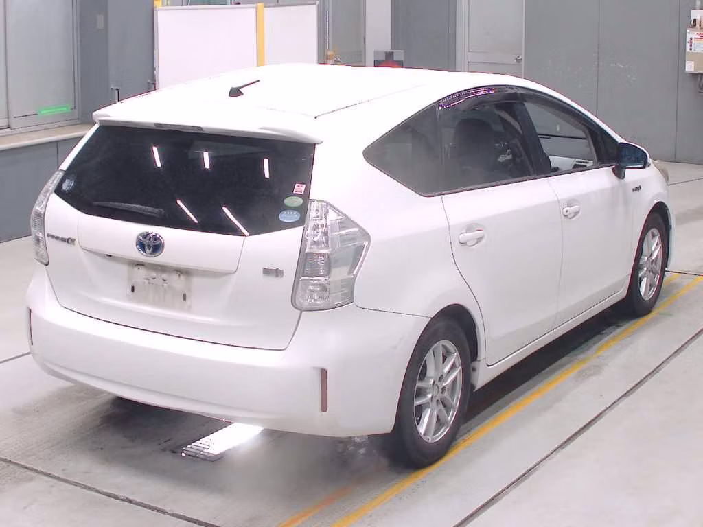 TOYOTA PRIUS ALPHA