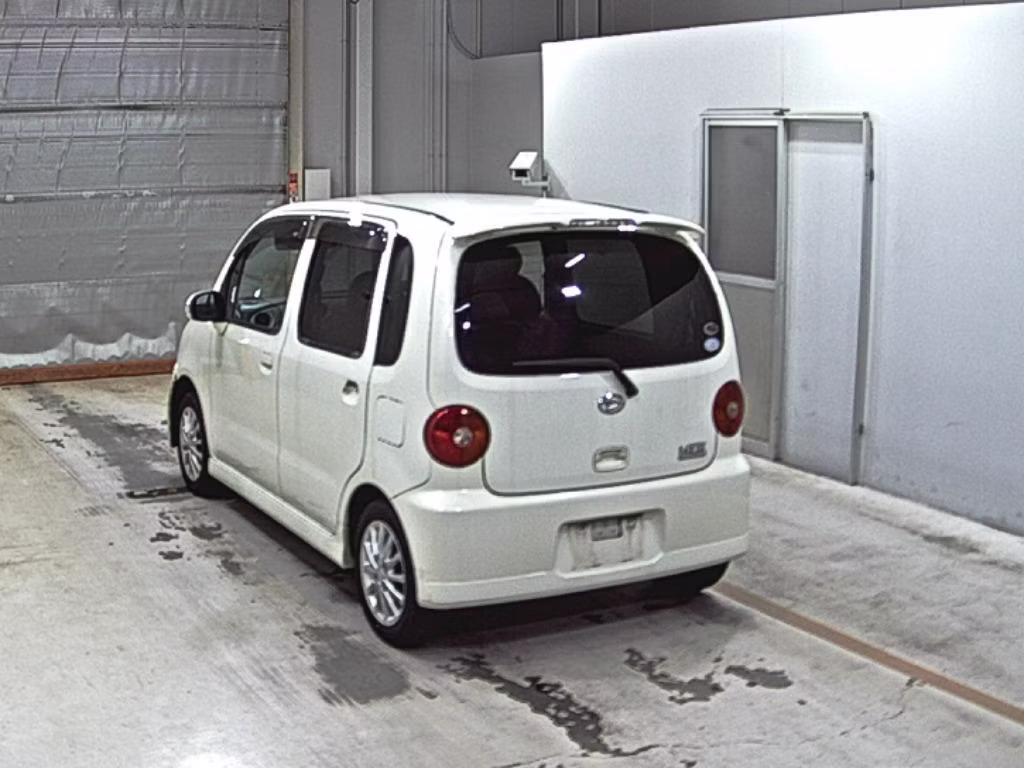 DAIHATSU MOVE LATTE