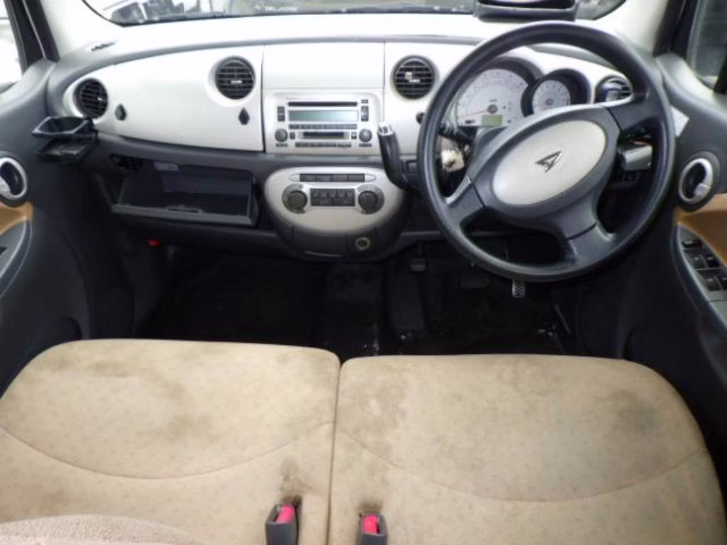 DAIHATSU MOVE LATTE