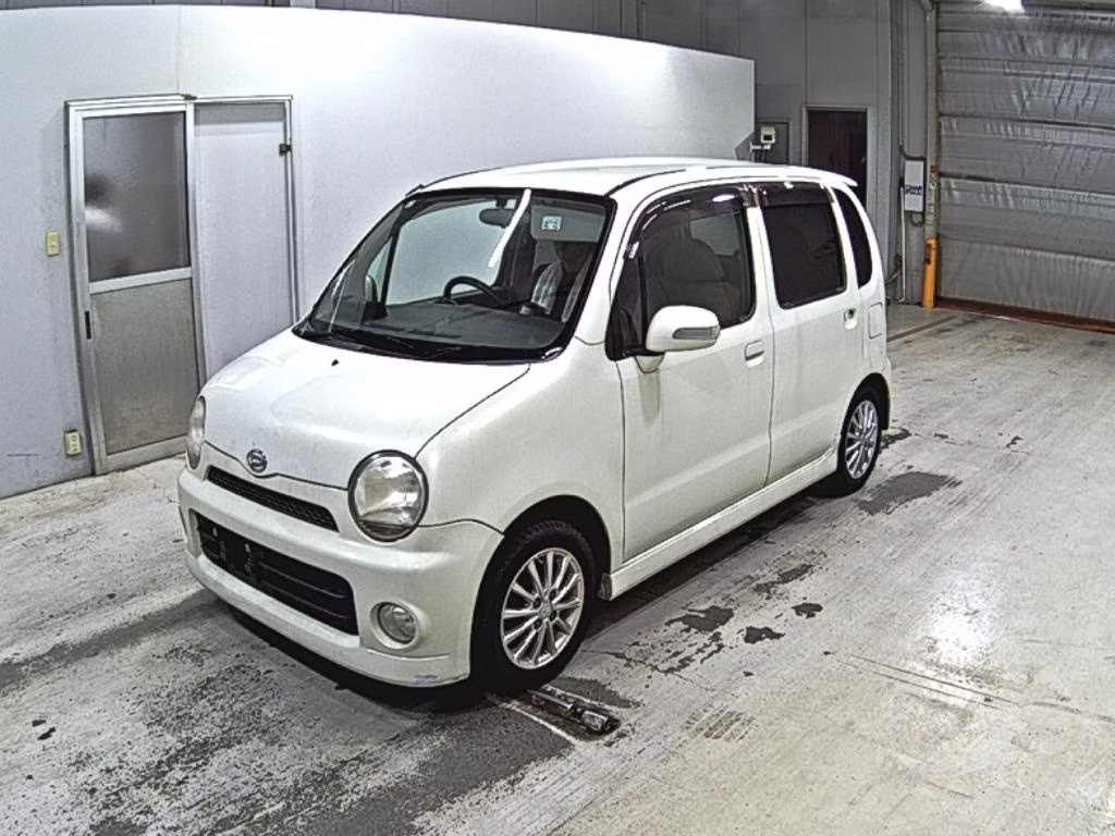 DAIHATSU MOVE LATTE