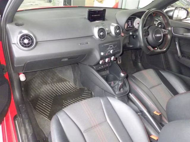 AUDI S1