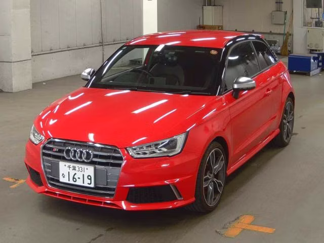 AUDI S1