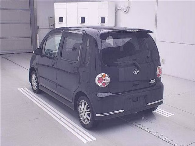 DAIHATSU MOVE LATTE