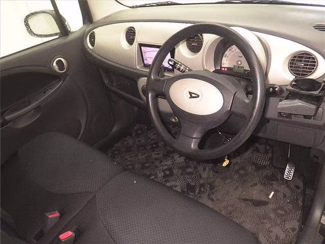 DAIHATSU MOVE LATTE