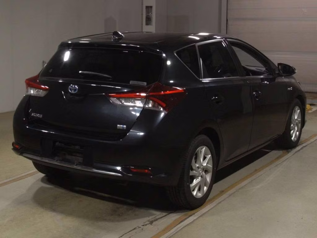 TOYOTA AURIS