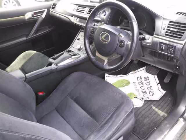 LEXUS CT200H