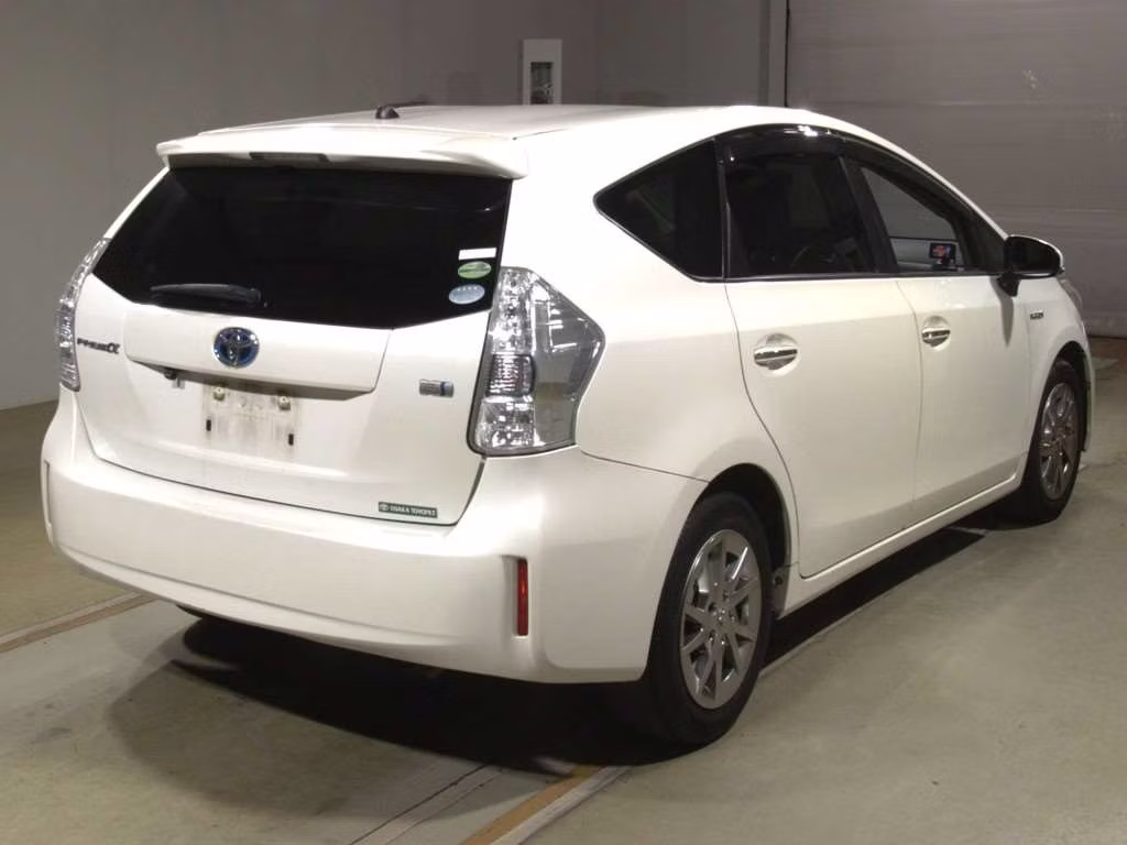TOYOTA PRIUS ALPHA