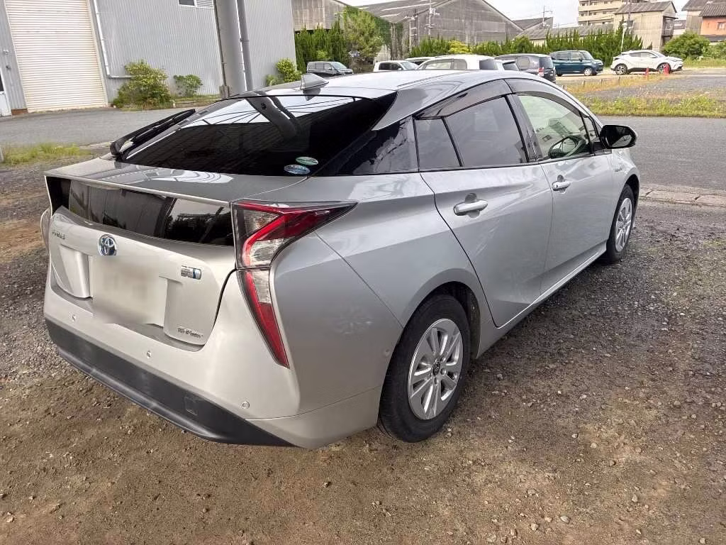 TOYOTA PRIUS