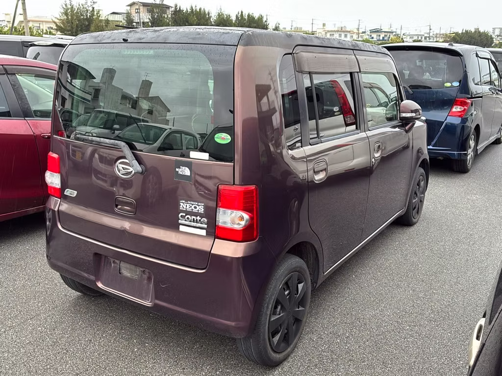 DAIHATSU MOVE CONTE