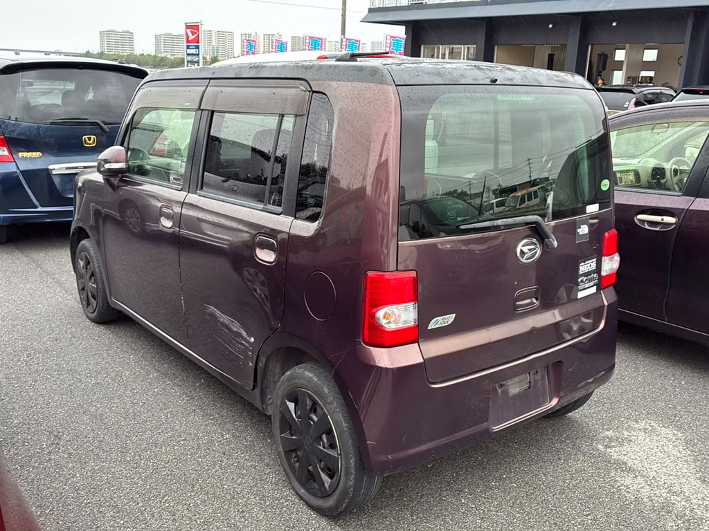 DAIHATSU MOVE CONTE
