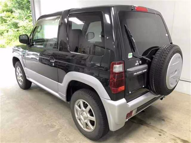 MITSUBISHI PAJERO MINI