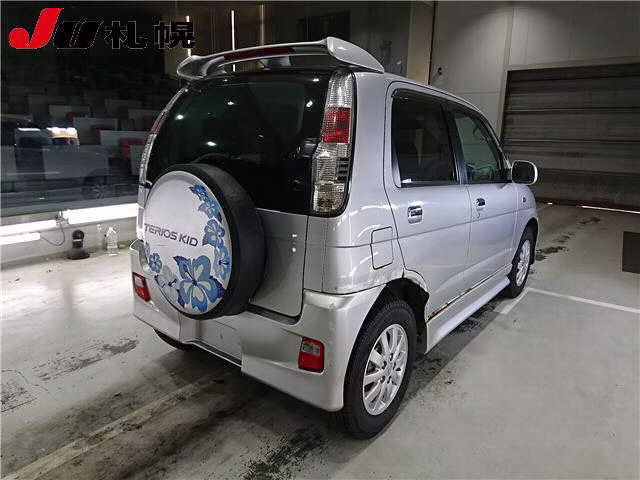 DAIHATSU TERIOS KID